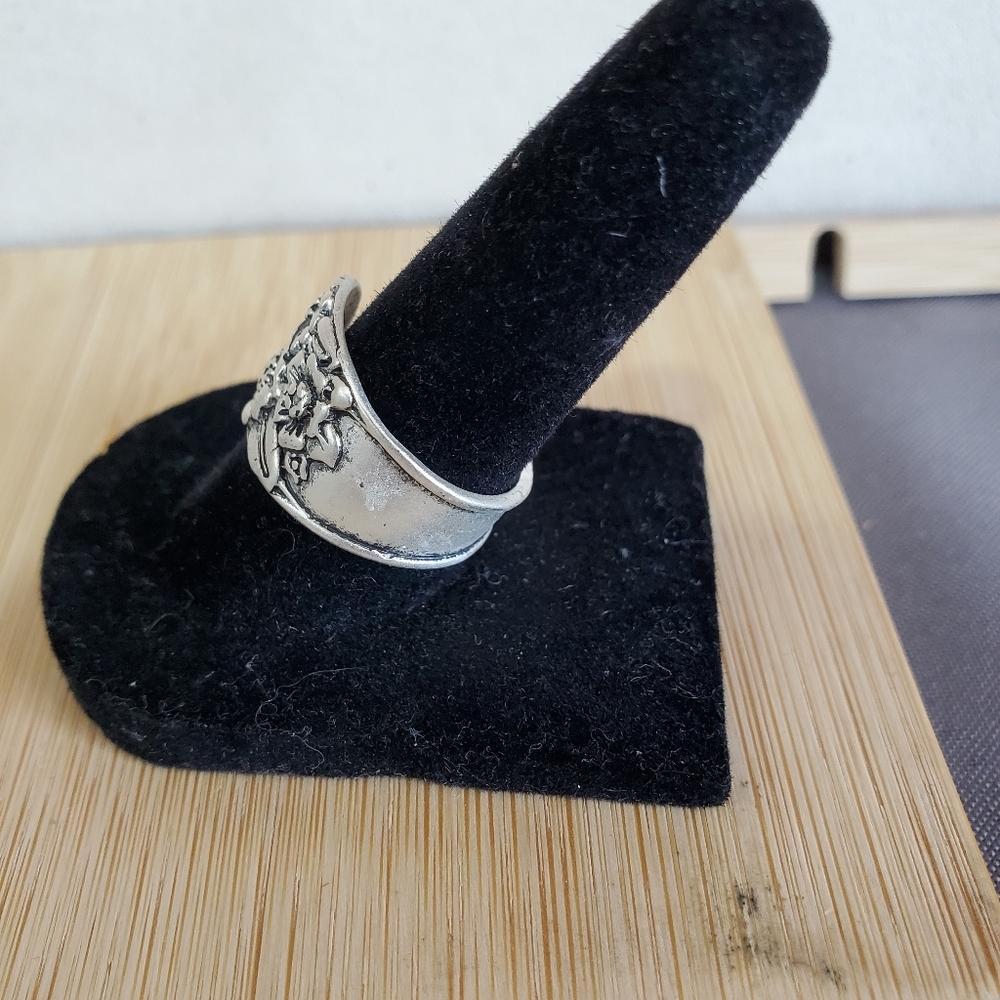 Engraved Spoon Ring - Picture 4 of 4
